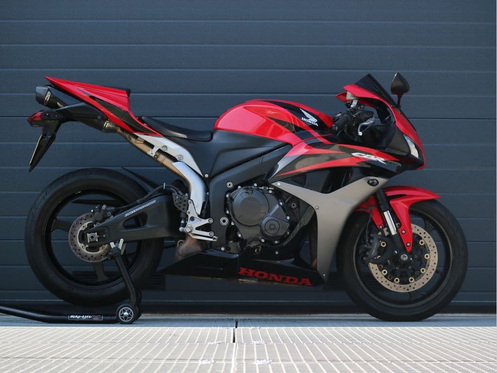 Honda CBR 600 RR A2 mogelijk foto 2