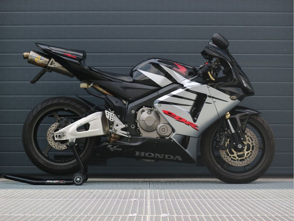 Honda CBR 600 RR A2 mogelijk foto 2