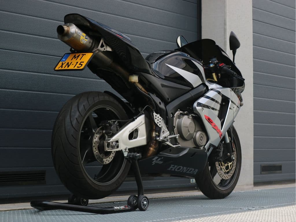 Honda CBR 600 RR A2 mogelijk foto 3