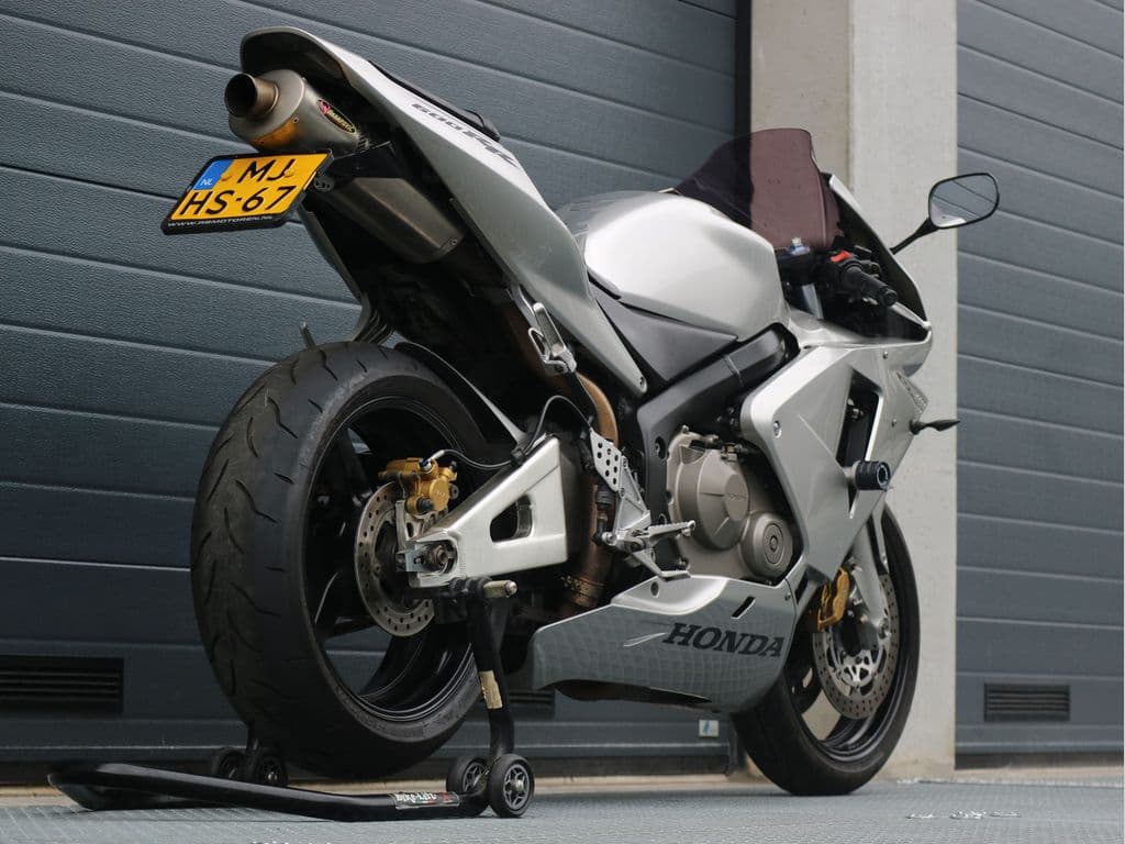 Honda CBR 600 RR A2 mogelijk foto 3