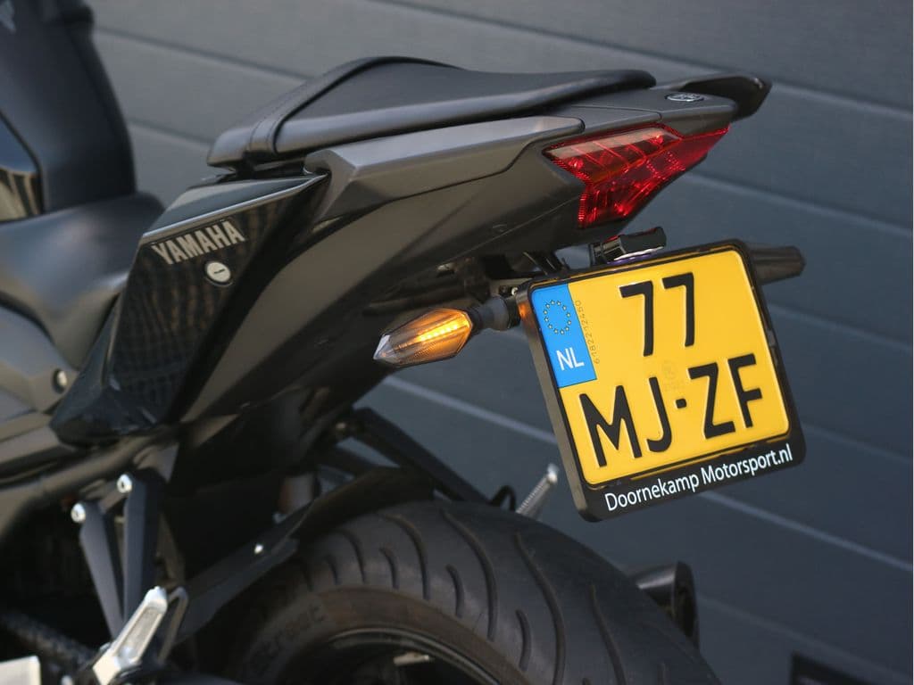 Yamaha MT 03 foto 9
