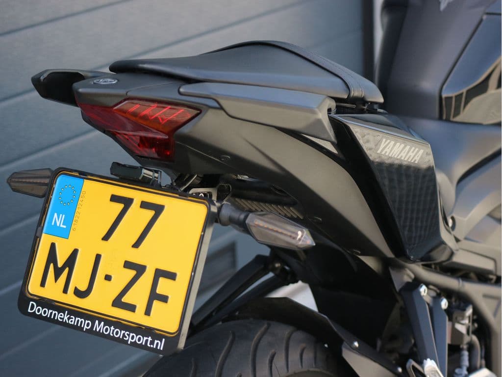 Yamaha MT 03 foto 11
