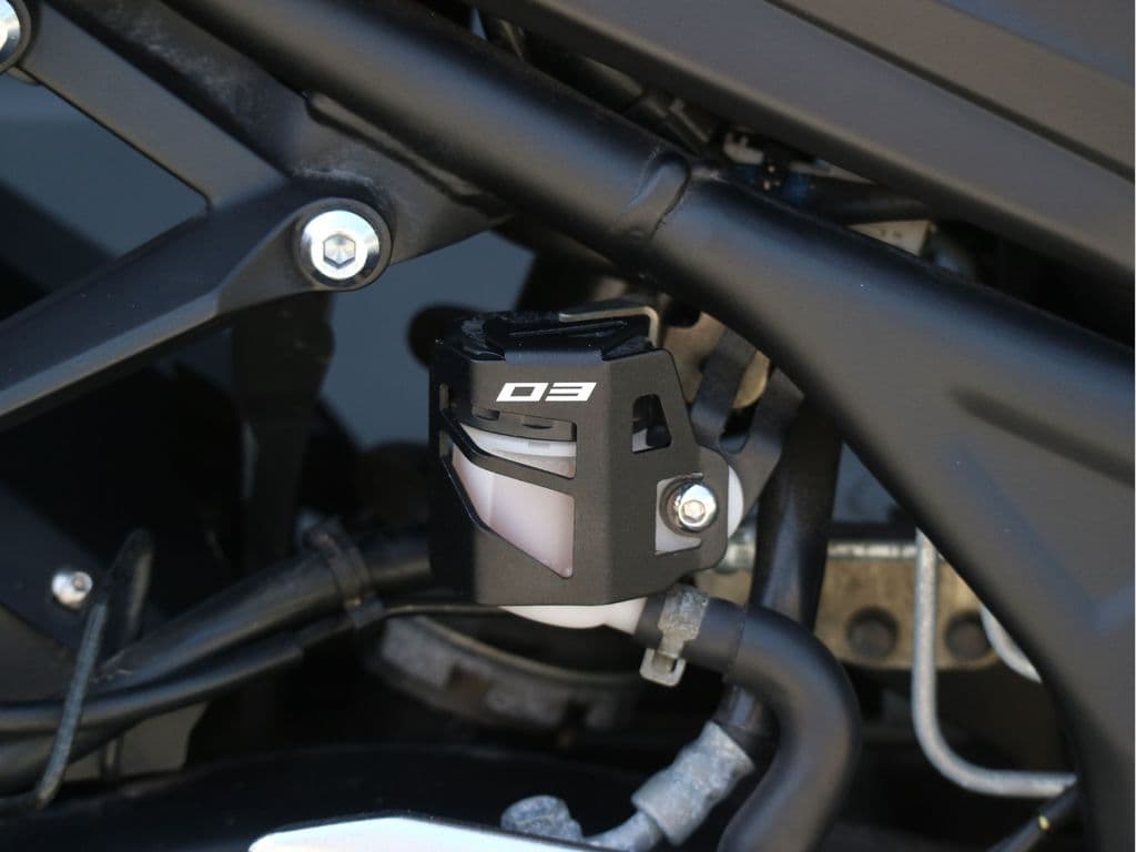 Yamaha MT 03 foto 13