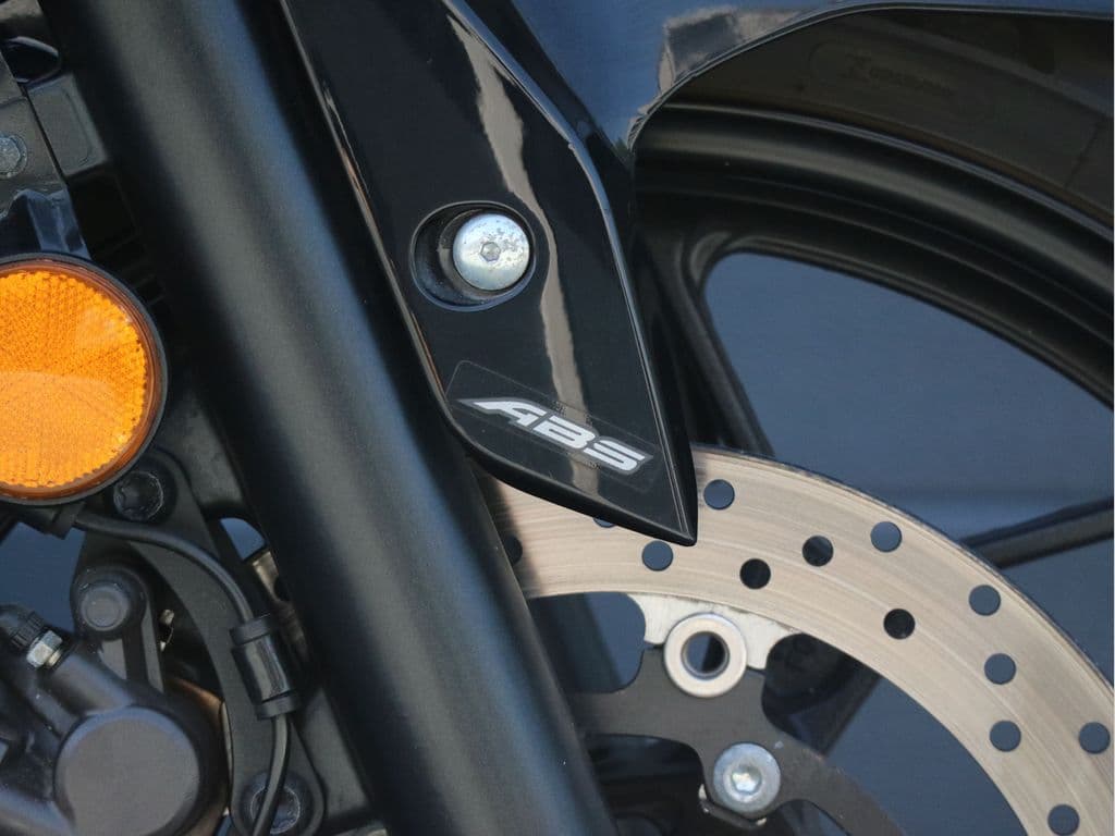 Yamaha MT 03 foto 14