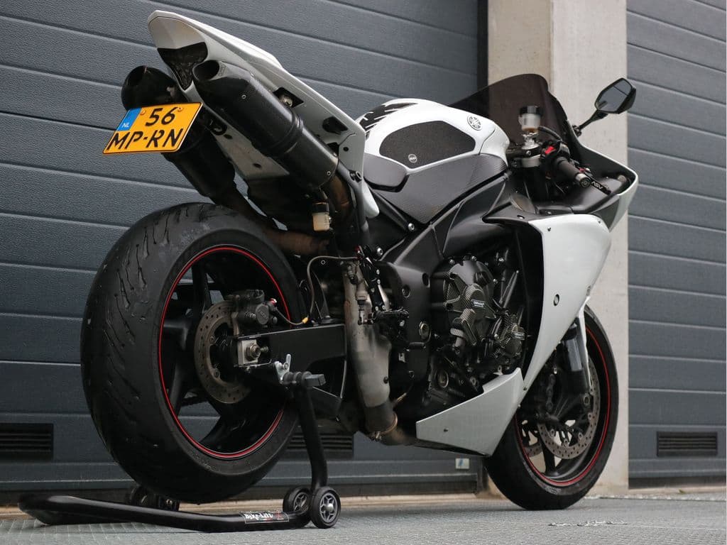 Yamaha YZF R1 foto 3