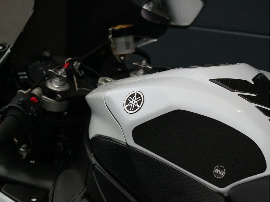 Yamaha YZF R1 foto 14