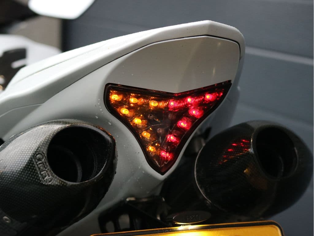 Yamaha YZF R1 foto 16