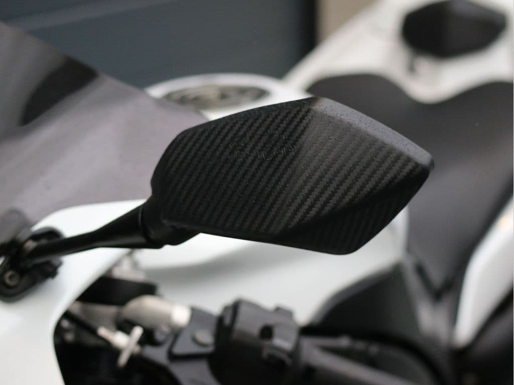 Yamaha YZF R1 foto 19